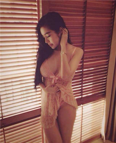 美女主播洗澡忘关摄像头 现场直播视频曝光 