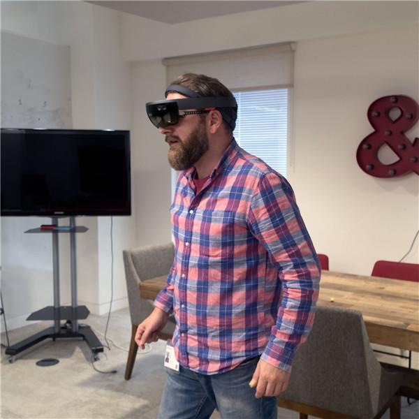 微软HoloLens外媒评测汇总 还不完美但已足够震撼