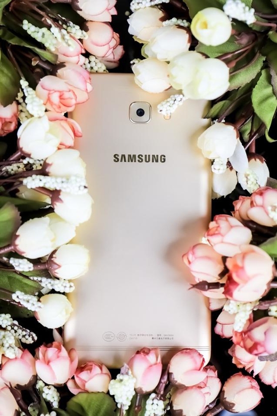 轻薄时尚 三星Galaxy C9 Pro全渠道热销