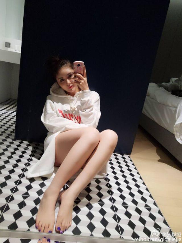 斗鱼张琪格这几张自拍，告诉你为何她这么火