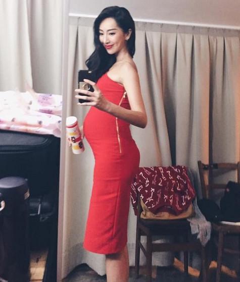 隋棠怀孕穿紧身裙