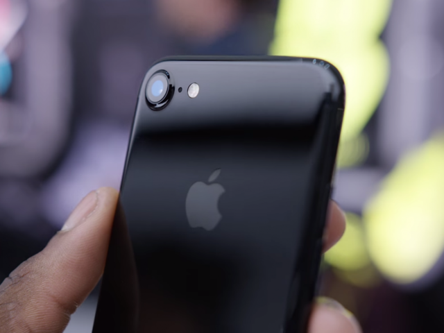 苹果或取消曲面屏版iPhone 下代玻璃机身无按键