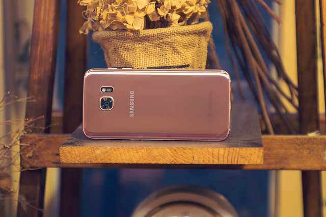 卓尔不群之路,是对时尚的致敬 Galaxy S7 edge图赏 