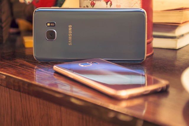 卓尔不群之路,是对时尚的致敬 Galaxy S7 edge图赏 