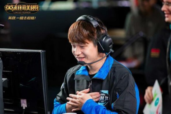 LOL2016全明星定妆照曝光 UZI帅气十足