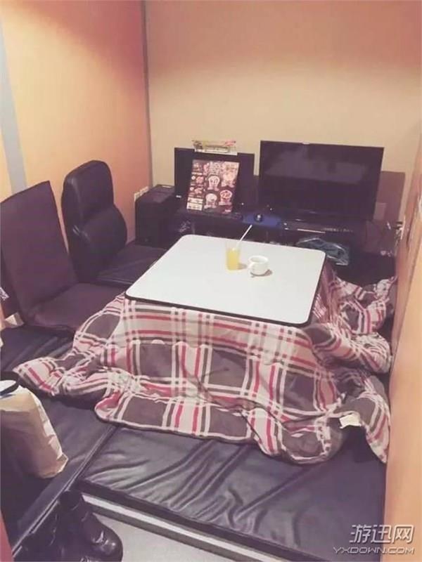 日本“逆天”网吧曝光：带卡拉OK 还有私密小包间！