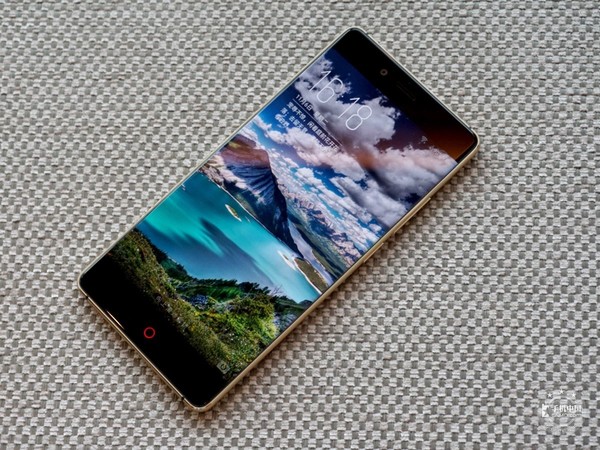 手机屏占比大乱斗 iPhone 7 Plus输惨了第4张图
