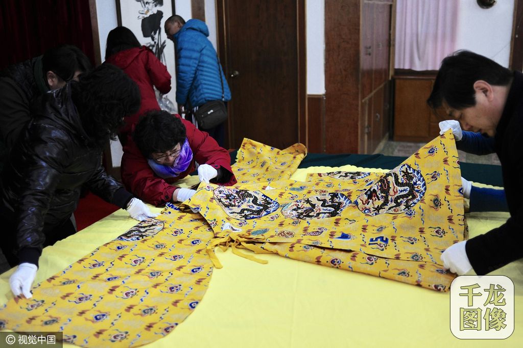 皇服光彩重现北京定陵博物馆-千龙网·中国首