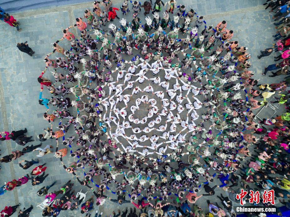 2016中国·榕江萨玛节开幕  千人齐跳哆耶舞