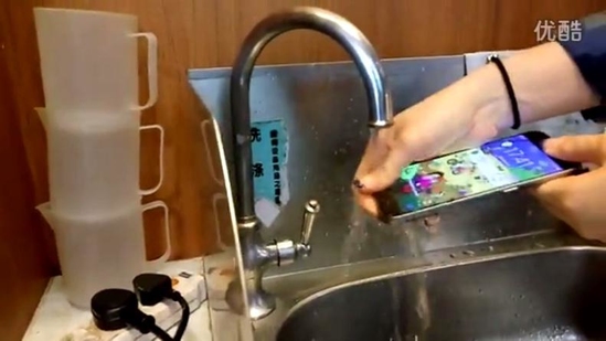 有料｜手机防水功能的多场景重口味打开方式