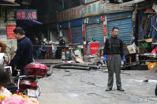 宜昌深圳路菜市场化粪池发生爆炸事故