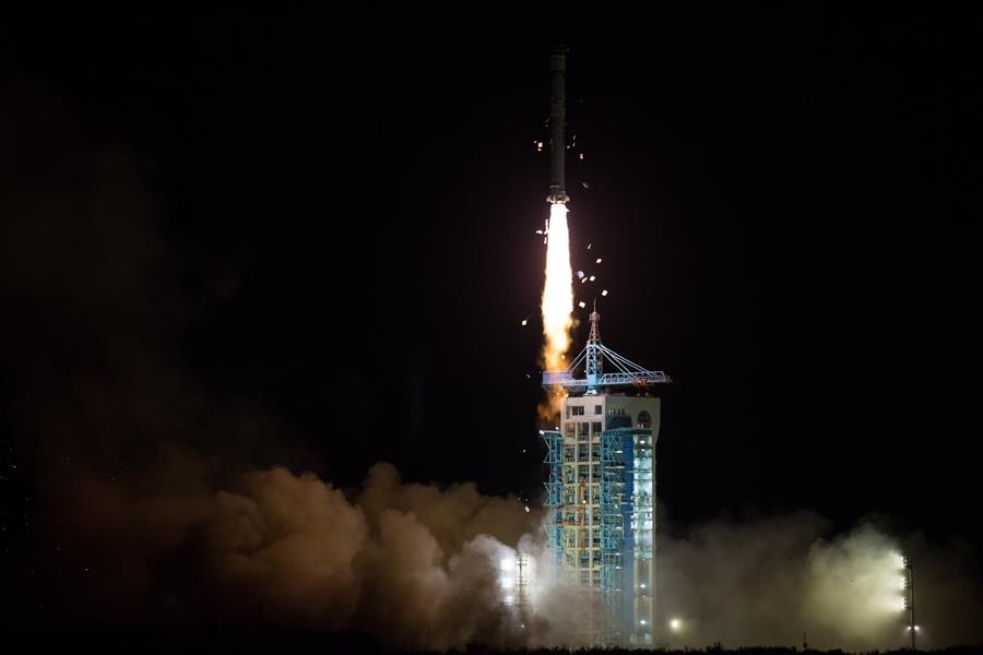 （科技）（3）我国首颗碳卫星发射成功 可监测全球二氧化碳浓度