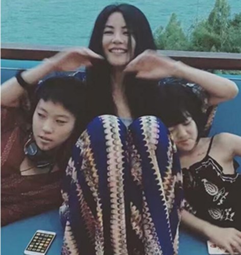 王菲母女三人同框