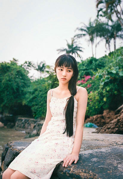 武大校花黄灿灿