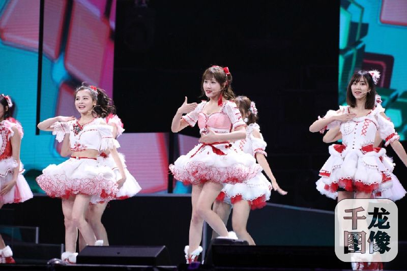 曾艳芬 李艺彤 冯薪朵