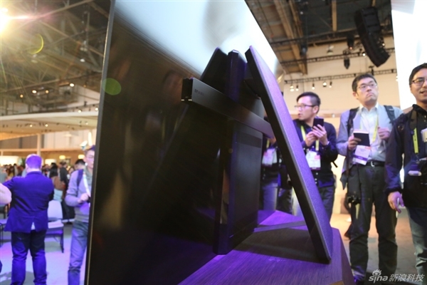 惊艳!索尼发布首款4K OLED旗舰电视:独创屏幕自发声