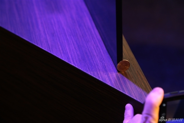 惊艳!索尼发布首款4K OLED旗舰电视:独创屏幕自发声