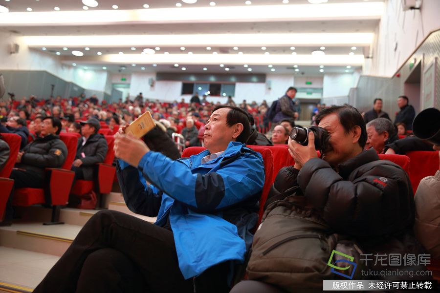 北京望坛棚改户家门口看戏大呼过瘾(3)-千龙网