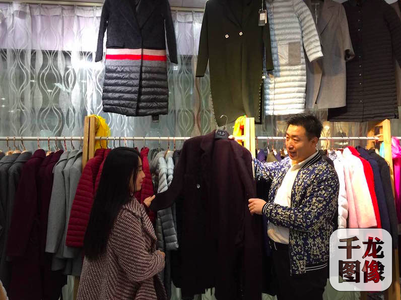 市场经营多年的商户刘寿华搬到河北沧州明珠