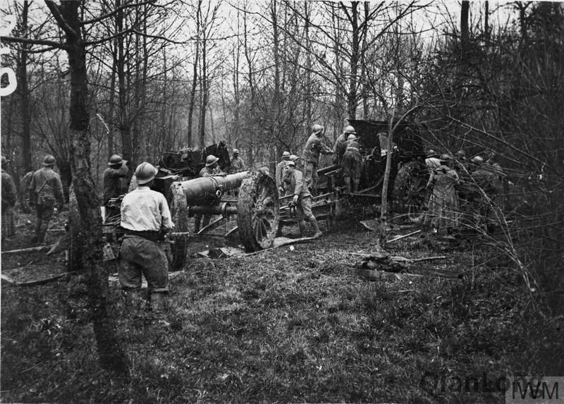 一战的法军炮兵阵地 人推手拉送到阵地上-千龙