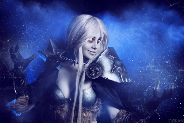 极品!俄罗斯美女COS性转阿尔萨斯:看一眼就被俘获