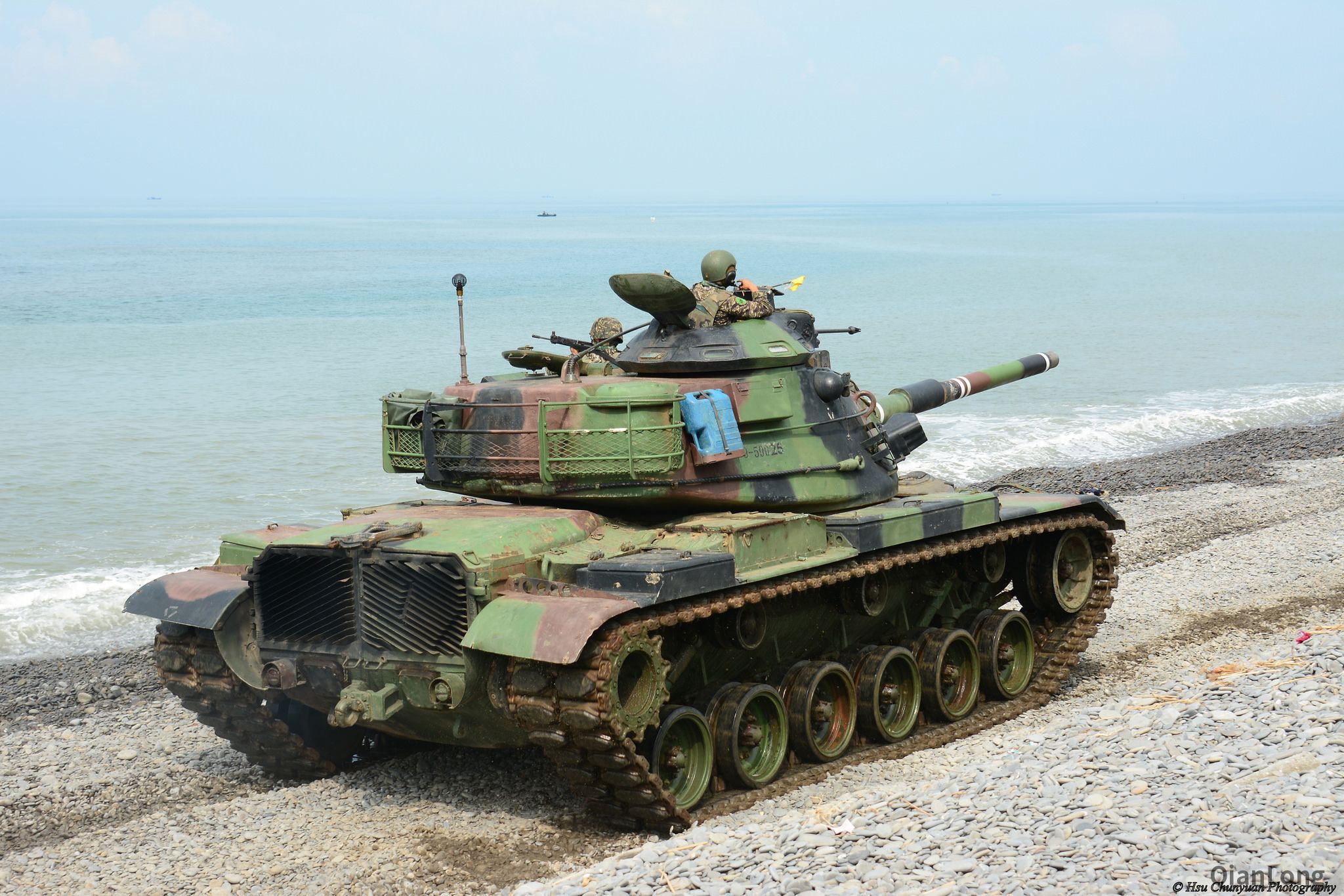 台湾陆军M60A3主战坦克参加演习 车老船老人新(6)