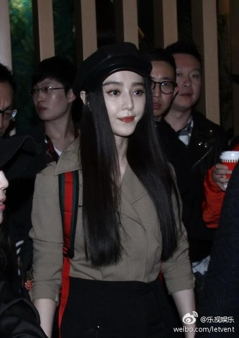 惊！范冰冰手机壳竟然长这样：网友纷纷侧目