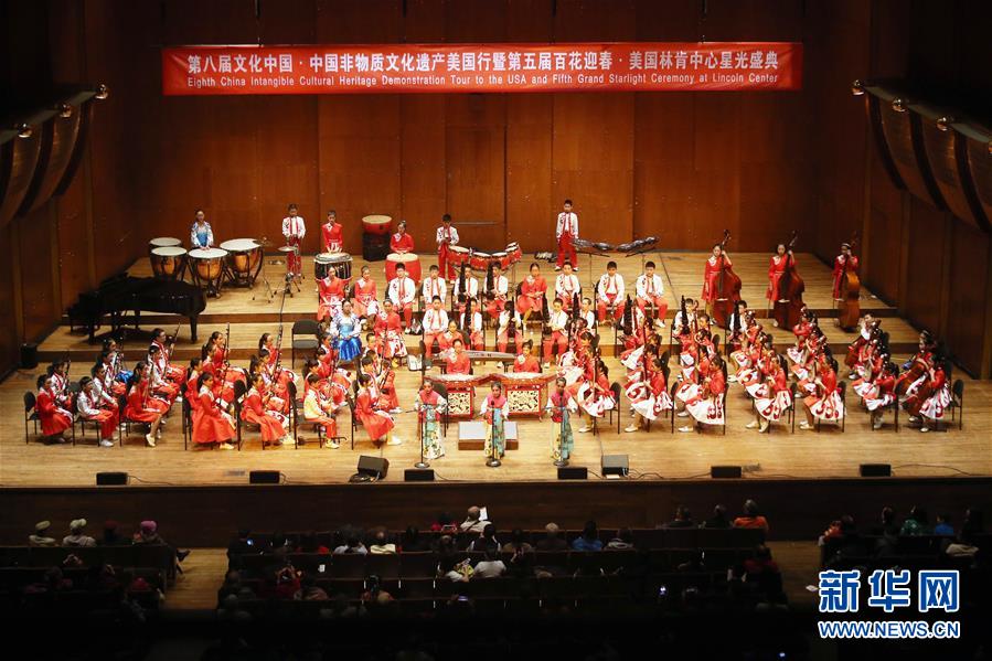 中国中小学生在纽约演出迎接农历新年