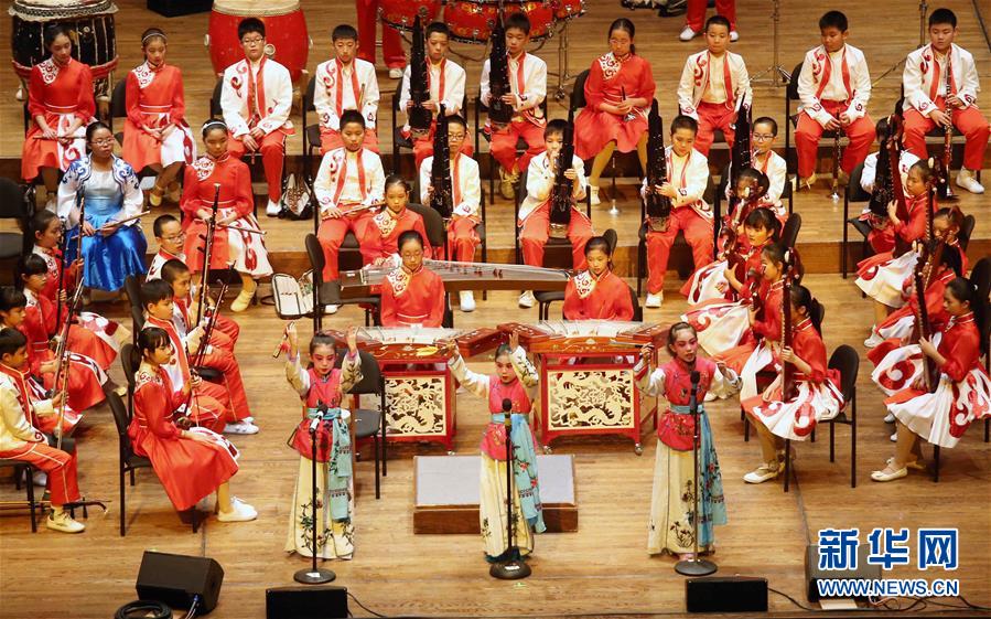中国中小学生在纽约演出迎接农历新年