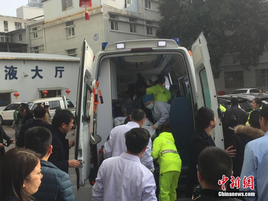 浙江天台2·5火灾受伤人员急送浙二医院救治