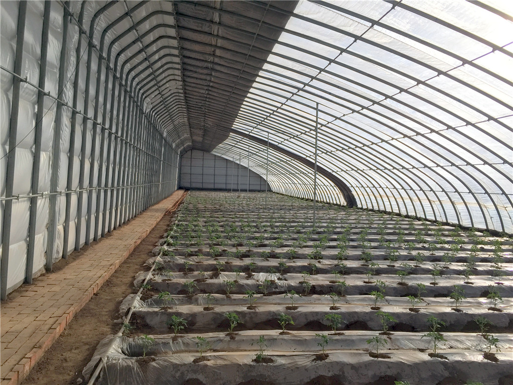 2、用于高寒地区的柔性节能保温篷房