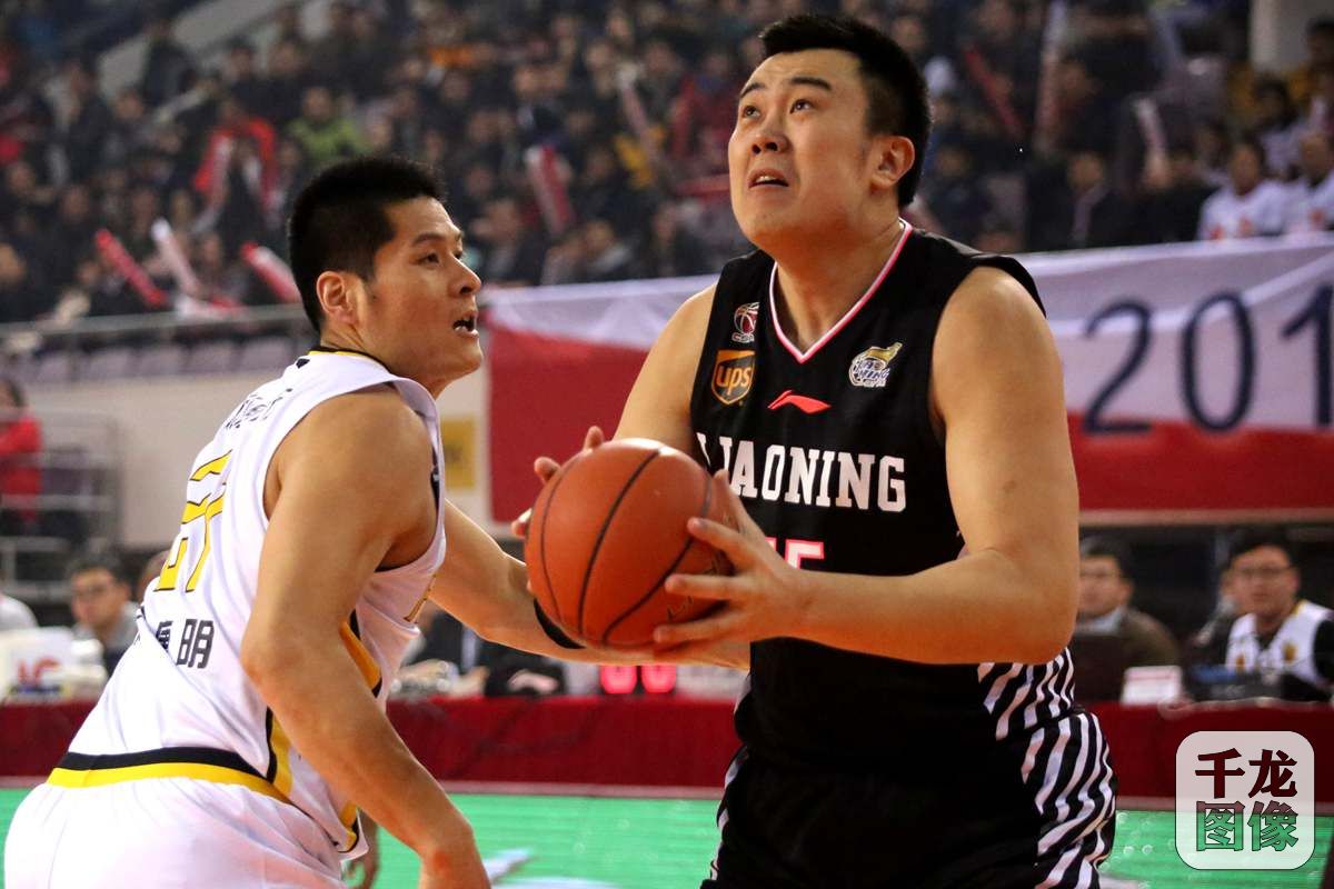 2月15日，2016/2017赛季CBA第35轮,北京北控主场不敌辽宁。图为比赛现场。千龙网记者  石凝摄