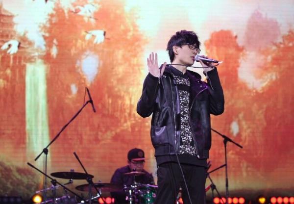 许嵩上海演唱会今日正式开票 歌单曝光引热议