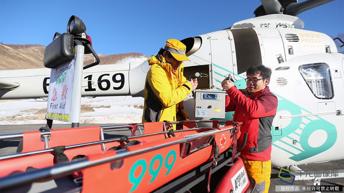 999首推国际雪地医疗救援专用车保障国际赛事