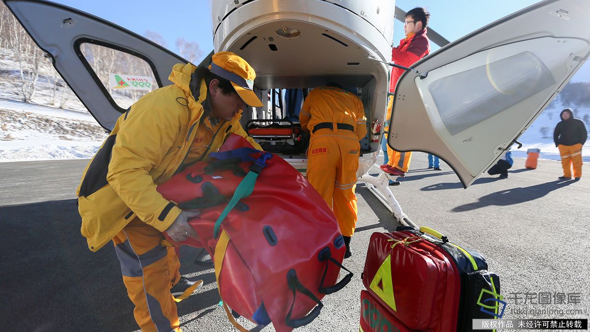 999首推国际雪地医疗救援专用车保障国际赛事