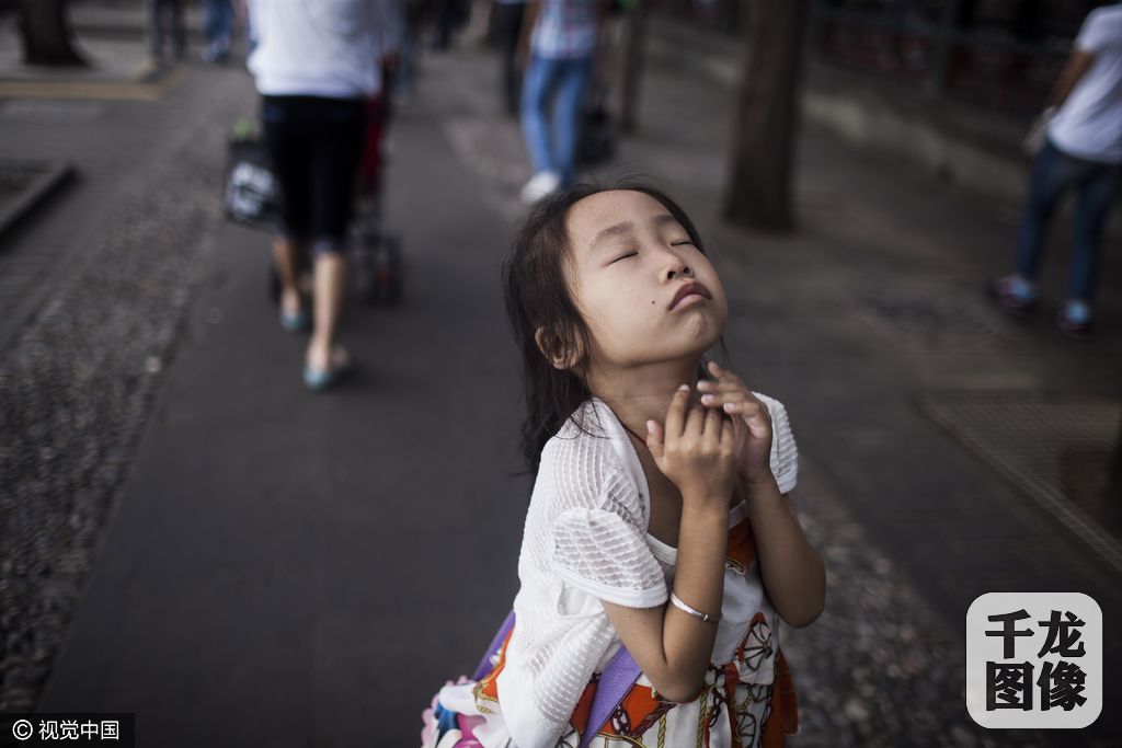 韩硕--戈谢病女孩-千龙网·中国首都网
