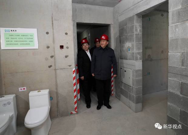 这次到北京新机场调研,总书记专门察看了北京市大兴区新机场安置房项目,详细了解群众搬迁安置情况。