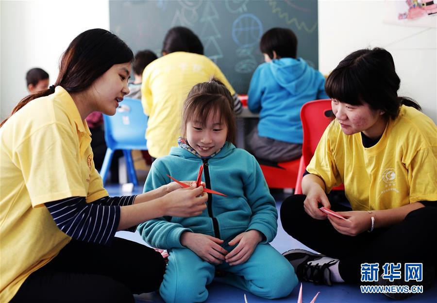 学雷锋志愿活动走进社会福利院-千龙网·中国