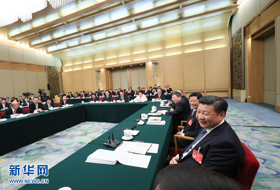 3月5日，中共中央总书记、国家主席、中央军委主席习近平参加十二届全国人大五次会议上海代表团的审议。新华社记者 兰红光 摄