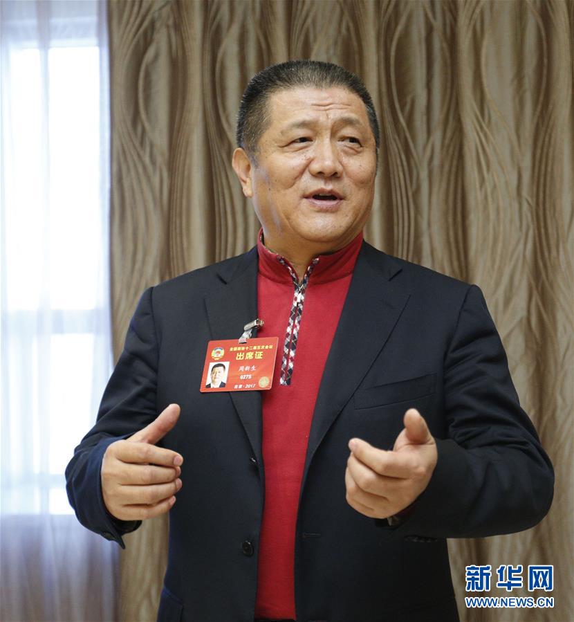 　全国政协委员周新生说，完善市场机制、建立现代企业制度、建立健全知识产权制度等方面着力改革，都对供给侧结构性改革深入推进不可或缺。新华社记者 张玉薇 摄
