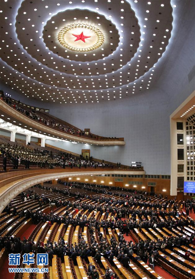 3月13日，全国政协十二届五次会议在北京人民大会堂举行闭幕会。这是全国政协委员在认真听会。 新华社记者 王晔 摄3