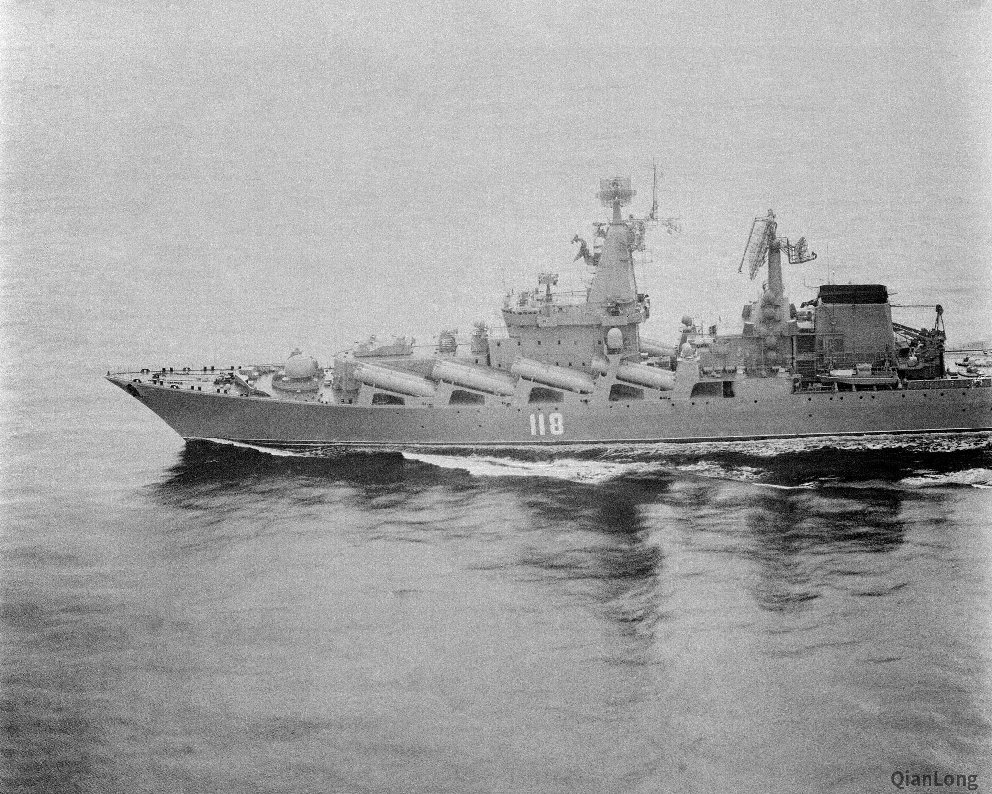 在地中海巡航的“乌斯季诺夫元帅”号导弹巡洋舰 令北约海军寝食难安(2)-千龙网·中国首都网