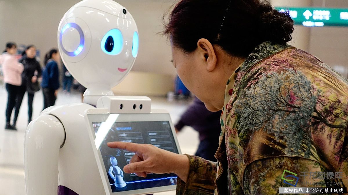 身材曼妙!导诊机器人现身北京301医院--千龙网