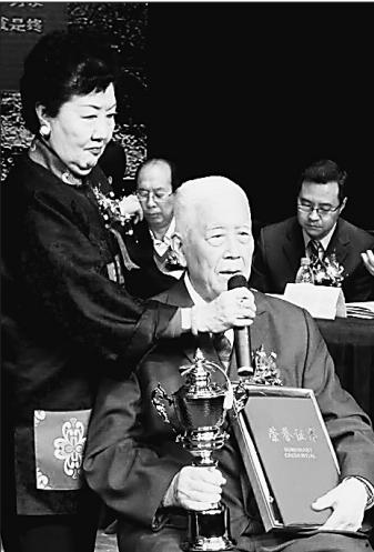 吴炳璋：九秩“琴”生醉京胡