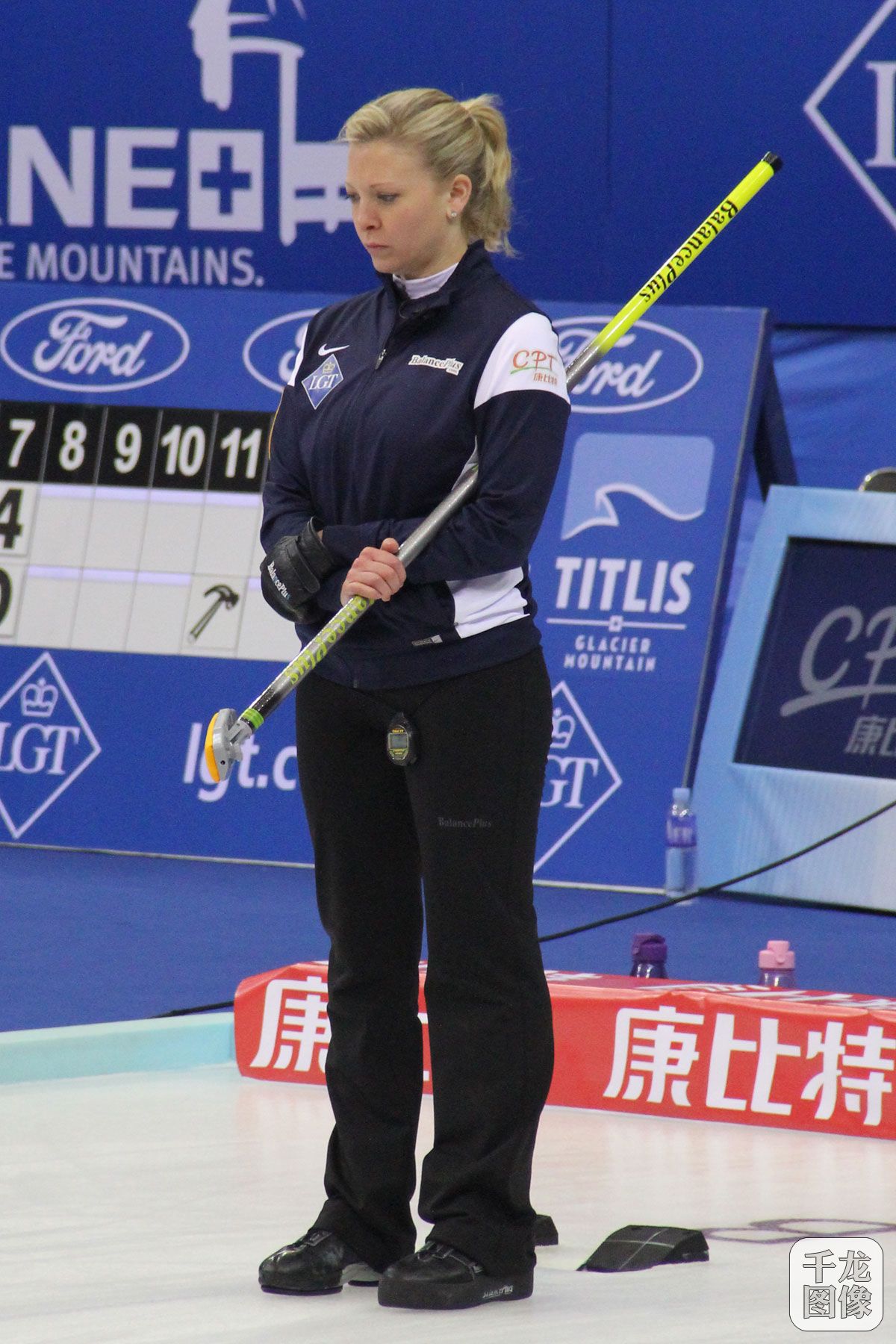 3月21日,2017年北京世界女子冰壶锦标赛进入第四天的争夺,图为参加比赛的各国冰壶美女运动员。千龙网记者 黄业摄 (6)