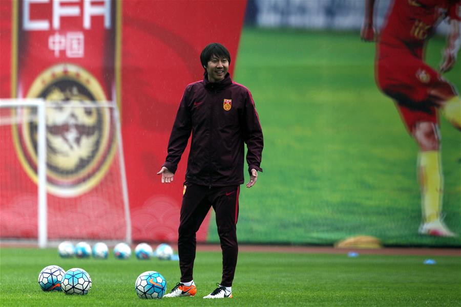 （体育）（3）足球&mdash;&mdash;世预赛：国足雨中备战中韩之战