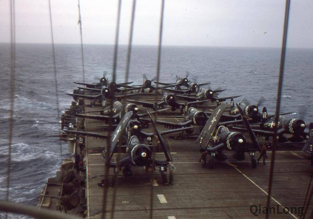 朝鲜战争时期的美军航母 虽然进入了喷漆时代