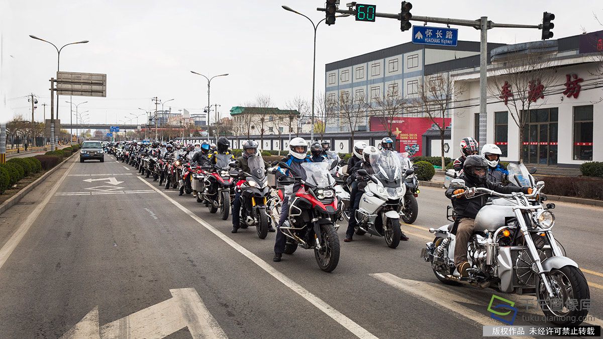 北京亿亩千田迎来一批铁骑植树(6)-千龙网·