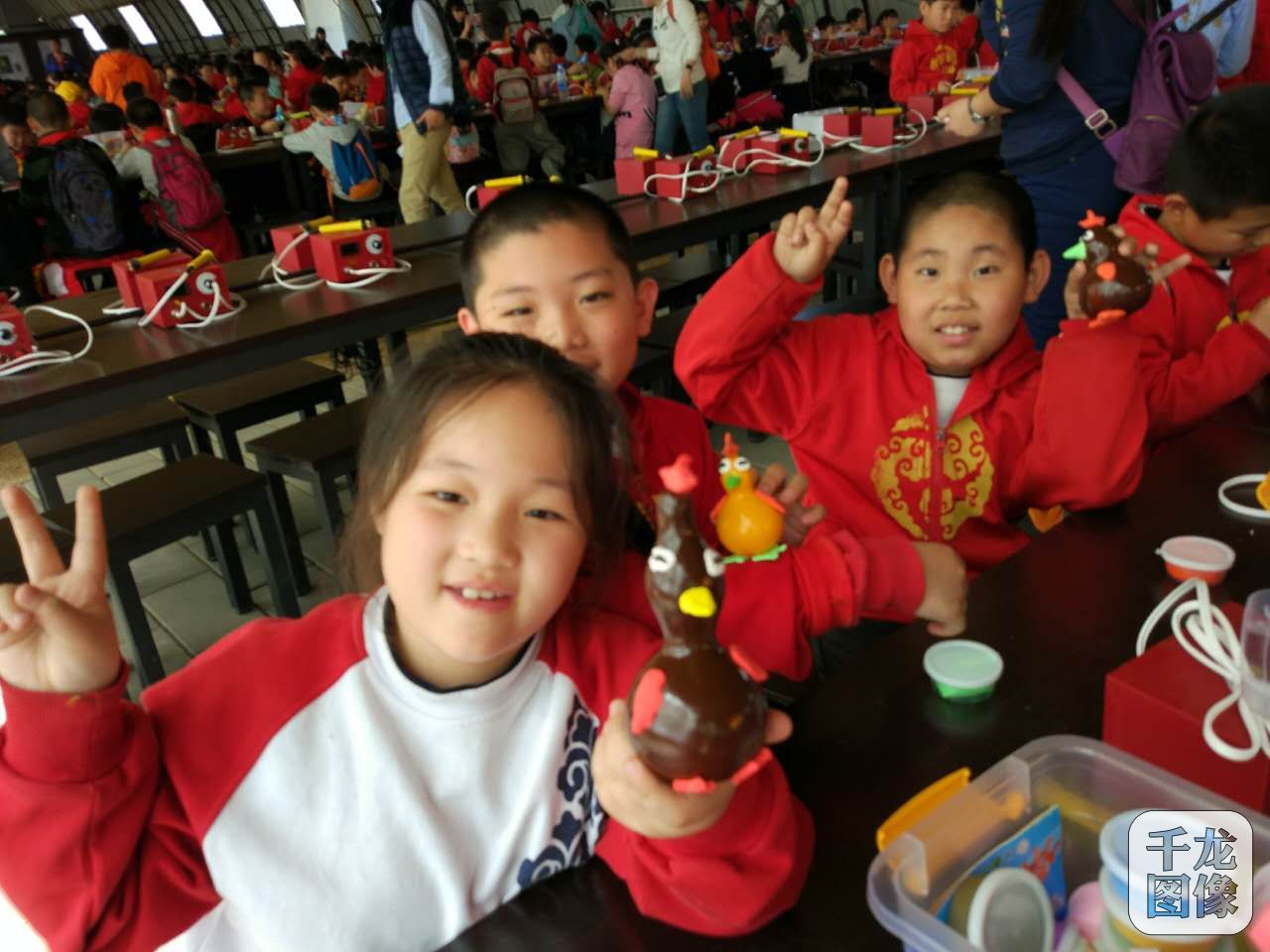 6低年级同学制作的葫芦鸡