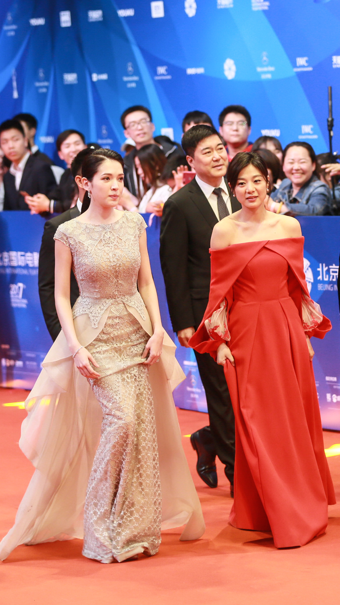 林志玲,张翰等演员亮相北京国际电影节闭幕红毯图片